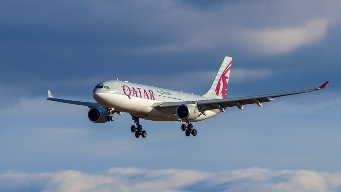 Qatar Airways Airbus A330-202 landing
