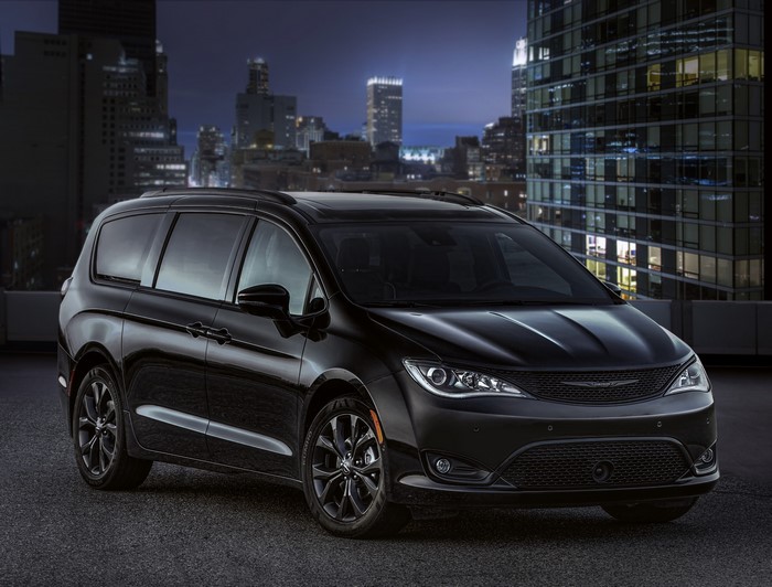 Black Chrysler Pacifica Limited S Appearance Package