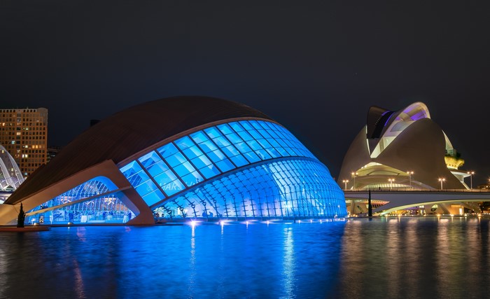 4K Valencia Ciudad de las Artes y las Ciencias at Night