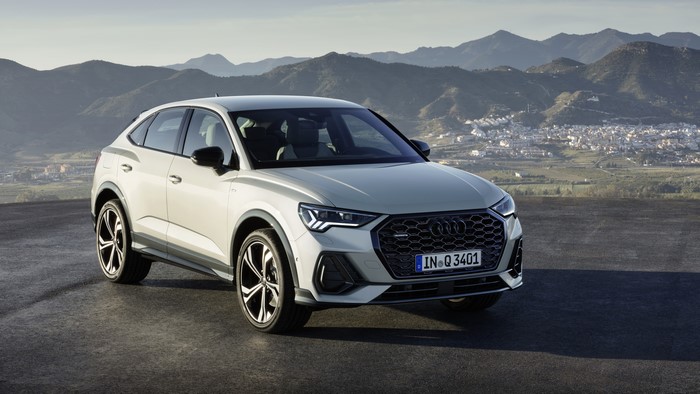 White Audi Q3 Sportback 45 TFSI quattro S line