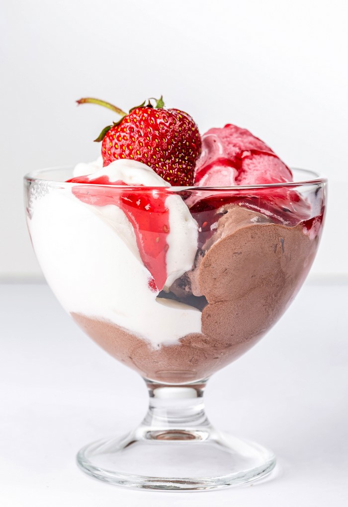 Ice cream sundae with strawberry and chocolate