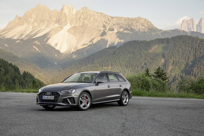 Audi A4 Avant 40 TDI S line quattro Estate car
