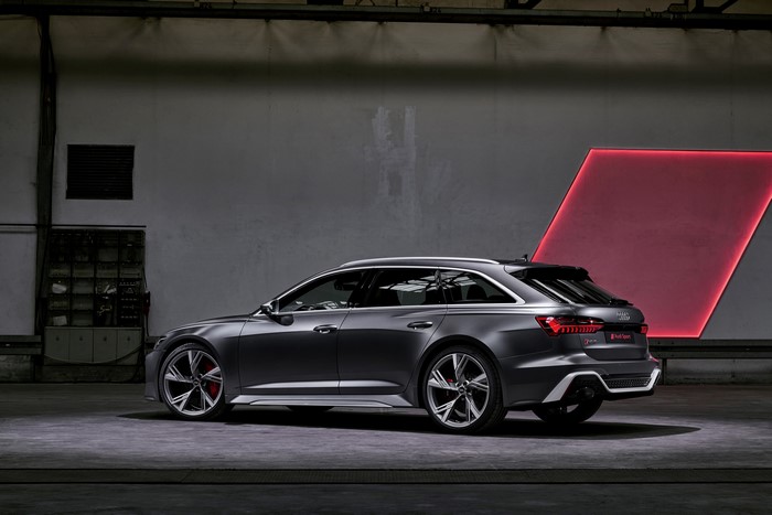 Audi RS6 Avant V8 Twin-Turbo Estate Car