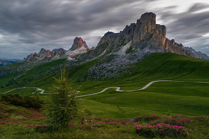 4K Dolomites Italy Mountains Grasslands Alps
