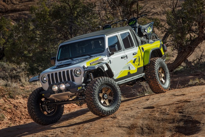 Jeep Gladiator Rubicon with Dirt Bike