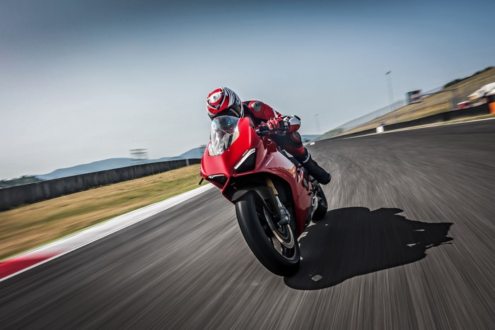 4K Red Ducati 2018 Panigale V4 S on Track