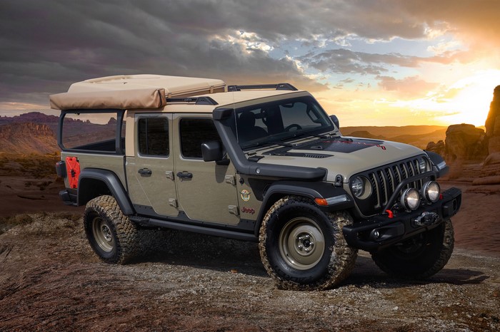 Jeep Gladiator Wayout concept SUV pickup truck
