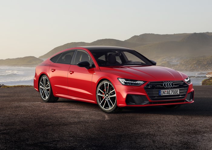 Red Audi A7 Sportback 55 TFSI e quattro S line