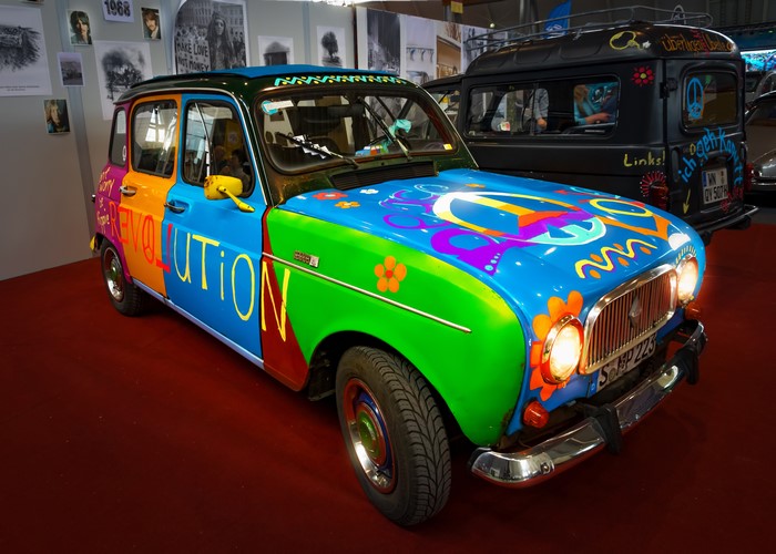 Renault 4L "Revolution" Peace Car