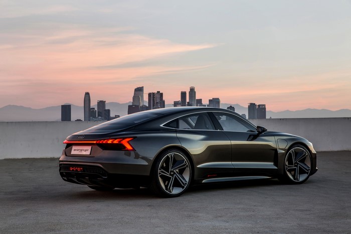 Audi e-tron GT Concept Coupe