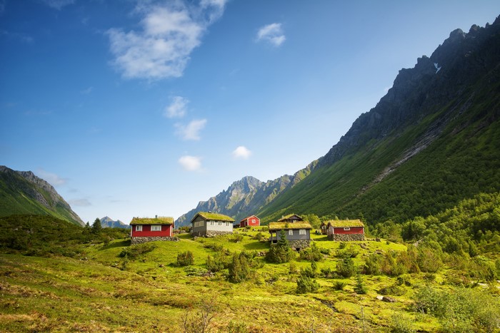 4K Norway Mountains and Houses