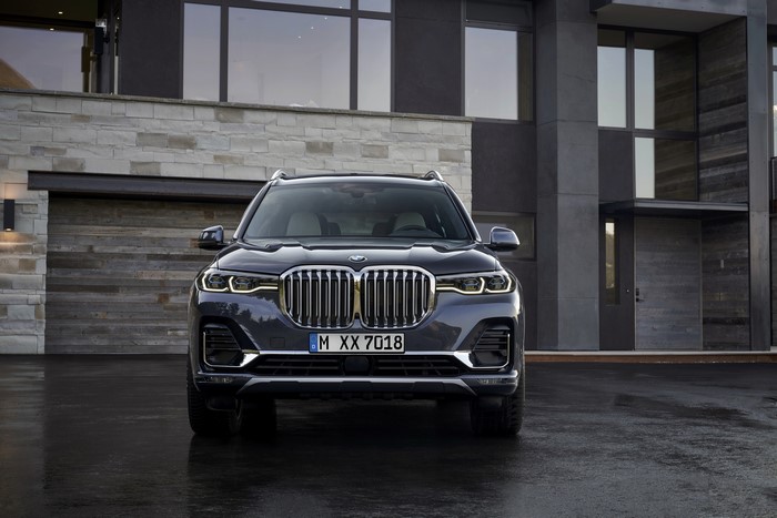 2019 BMW X7 G07 Front View