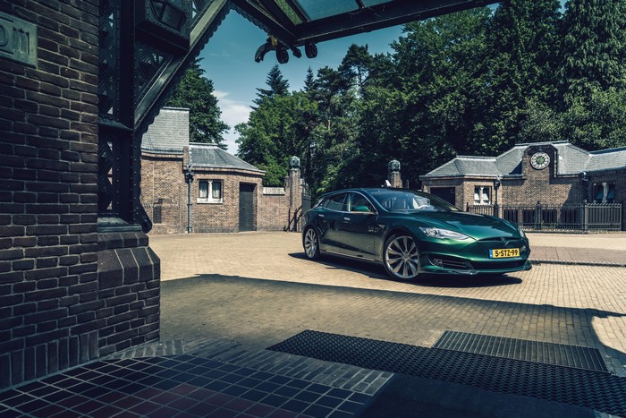 Green Tesla Model S Shooting Brake by RemetzCar