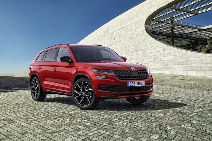 Red Skoda Kodiaq Sportline 4K
