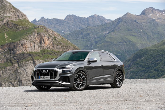 Audi SQ8 TDI in mountains