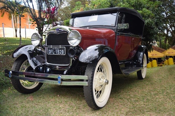 4K Retro Ford Model A