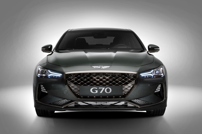 Genesis 2019 G70 Metallic Grey Front View