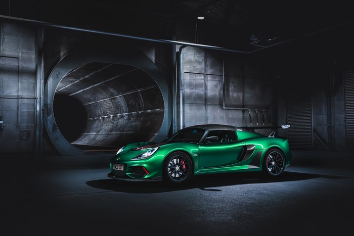 Green Lotus Exige Cup 430 in wind tunnel
