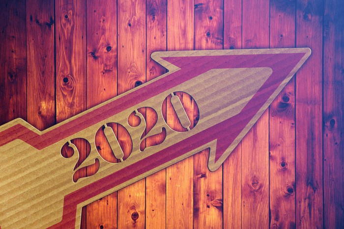 2020 Arrow on Wood Planks