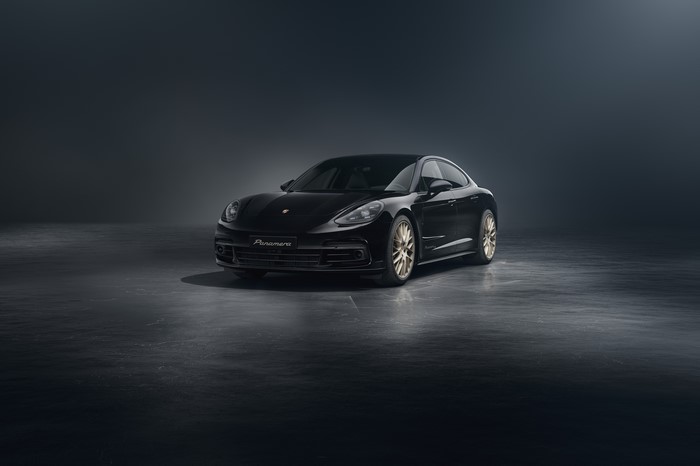 Black Porsche Panamera 2019 10 Year Edition