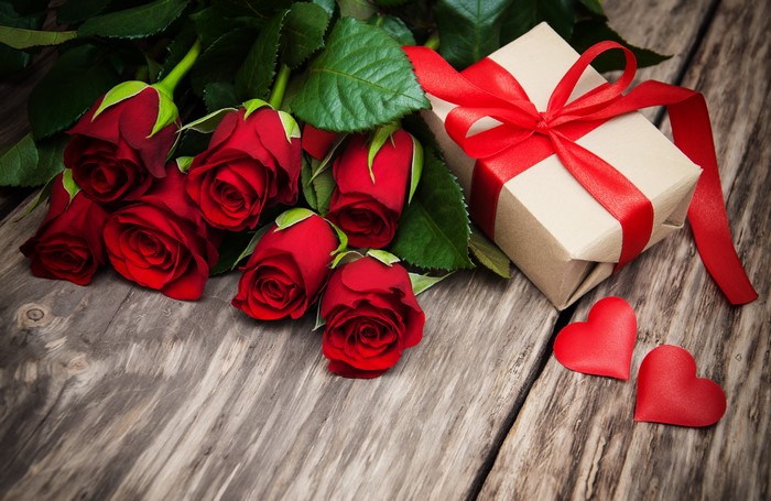 Red Roses and Gift Box with Hearts