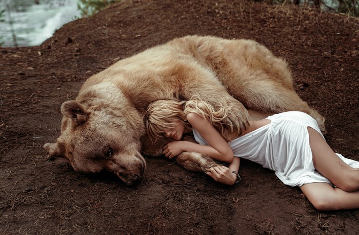 Masha Glushchuk and Ira Morozova with Brown Bears