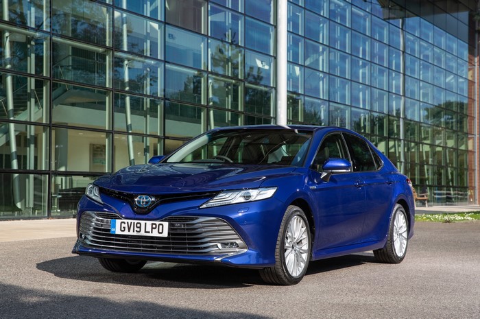 2019 Toyota Camry Hybrid in Blue