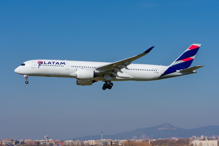LATAM Airbus A350-900 landing