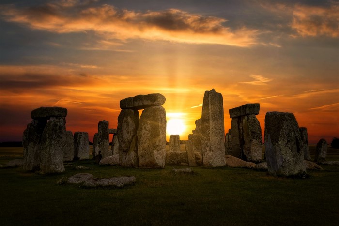 4K Stonehenge at Sunset in Wiltshire