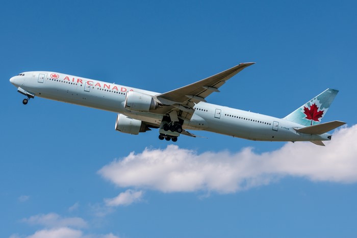 Air Canada Boeing 777-300ER taking off