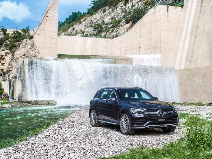 Mercedes-Benz GLC 300 4MATIC SUV near Dam