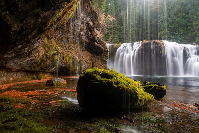 Gifford Pinchot National Forest Waterfalls and Mossy Stones
