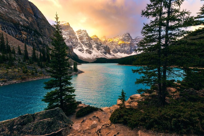Moraine Lake and Mountains in Alberta 4K