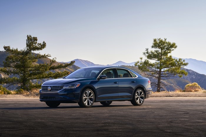 2020 Volkswagen Passat Metallic Blue Sedan