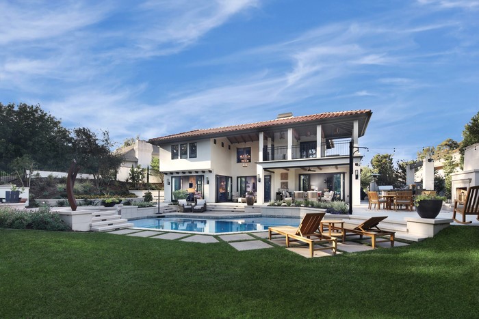 4K Villa in Tustin, California with Pool and Lawn