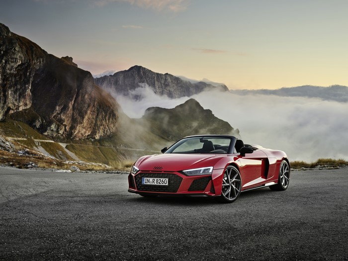 Red Audi R8 Spyder V10 RWD in Mountains