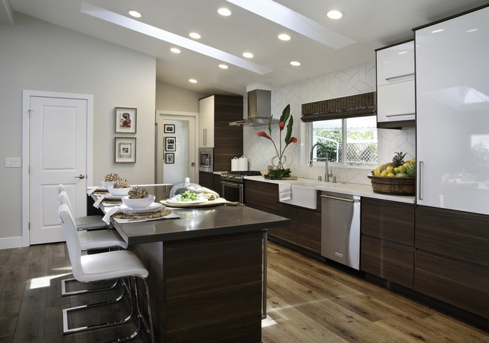 Modern Kitchen with Island and Dining Table