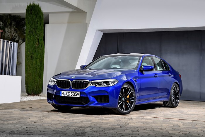 Blue 2017 BMW M5 F90 Sedan