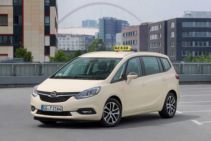 4K 2016-19 Opel Zafira Taxi