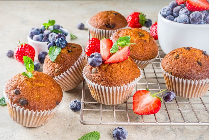 Muffins with Strawberries and Blueberries