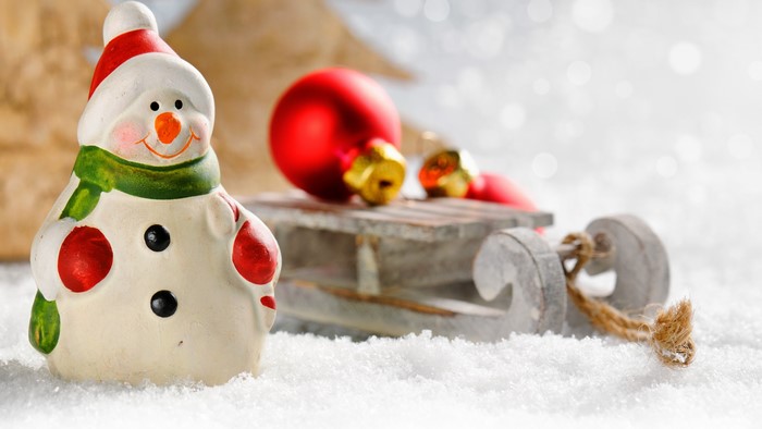 4K Christmas Snowman Toy with Sled and Ornaments
