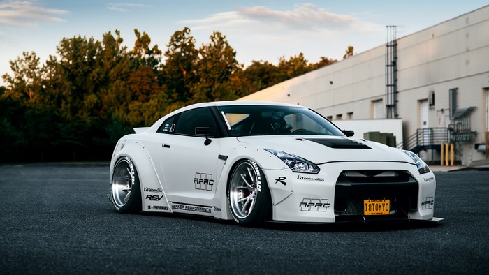4K White Nissan GT-R Tuning