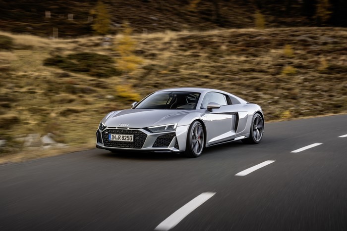 Audi R8 V10 RWD Coupe in Motion