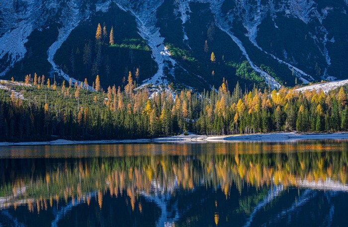 4K Lake Braies Dolomites Mountains Forests Italy Reflection