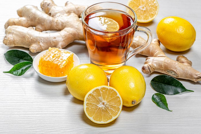 4K Tea with Lemons, Honey, and Ginger