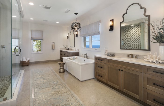 Luxury Bathroom Interior Design