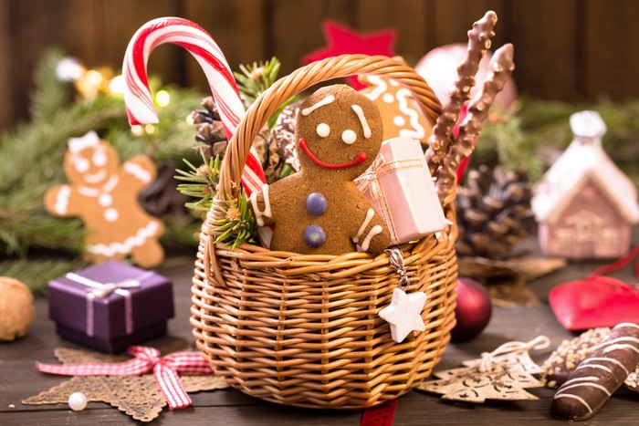 Christmas basket with gingerbread cookies and candy canes
