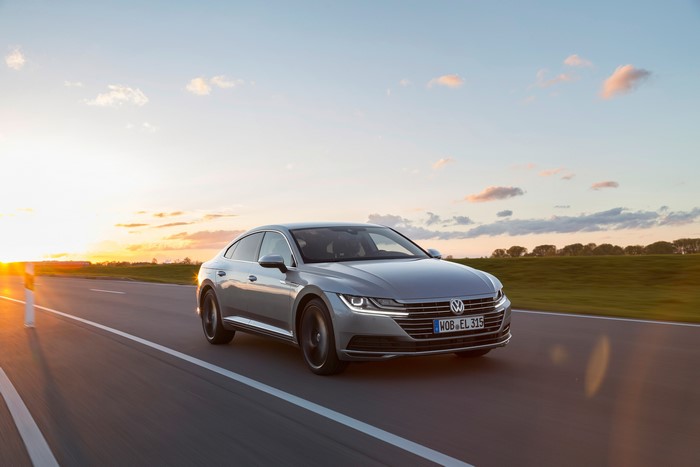 Volkswagen Arteon 4MOTION Elegance Worldwide driving