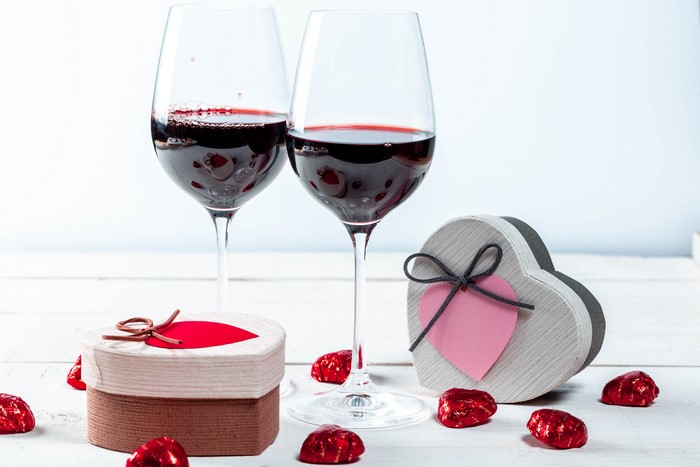 Valentine's Day Wine and Gifts