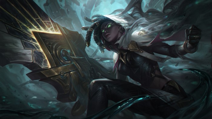 Senna from League of Legends with a large weapon